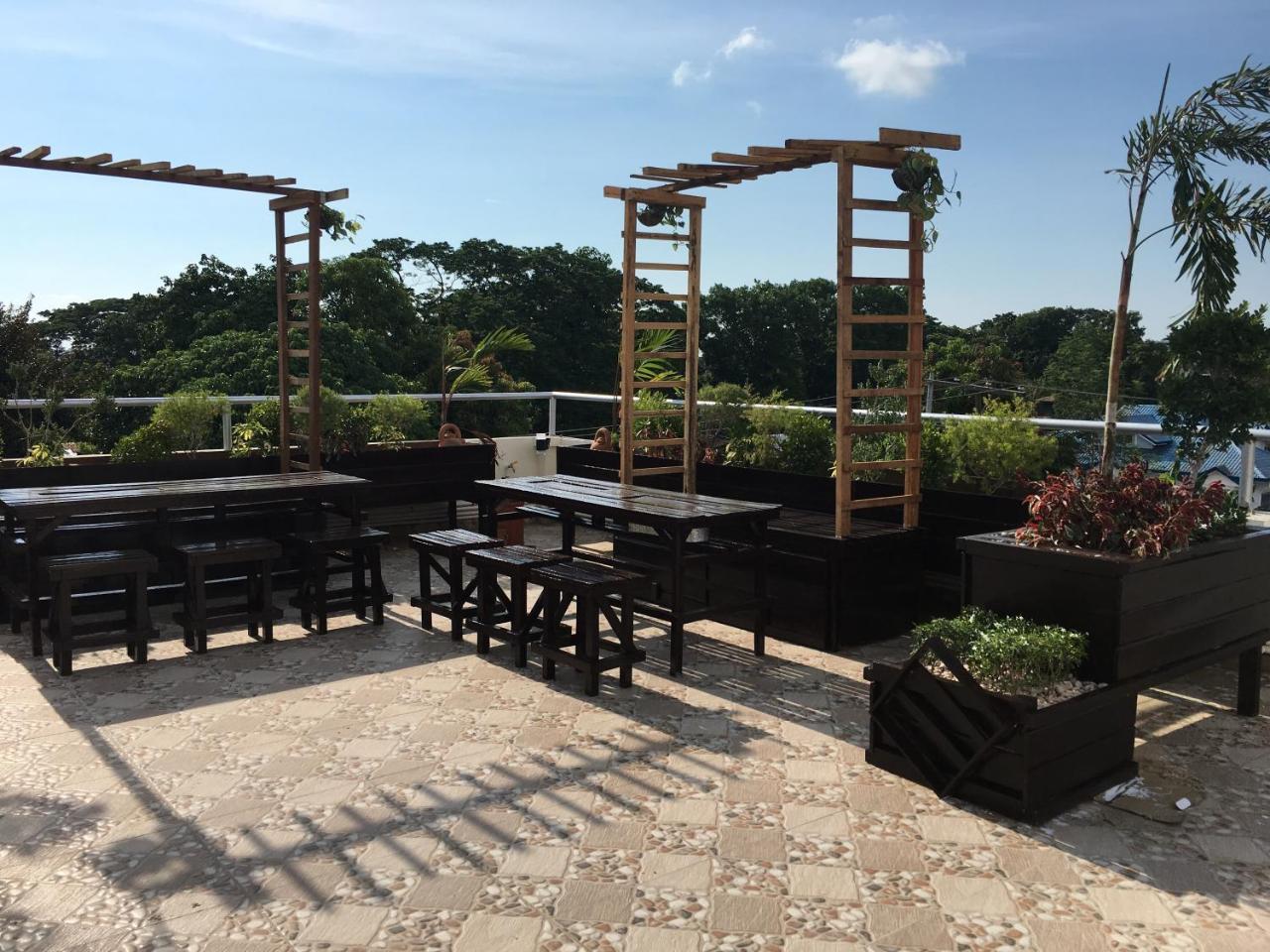 Beinte Singko De Marso Apartments Candon Exterior foto
