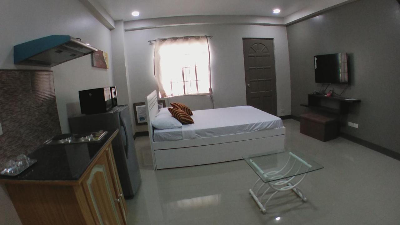 Beinte Singko De Marso Apartments Candon Exterior foto