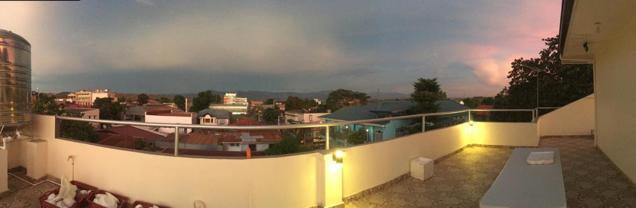 Beinte Singko De Marso Apartments Candon Exterior foto